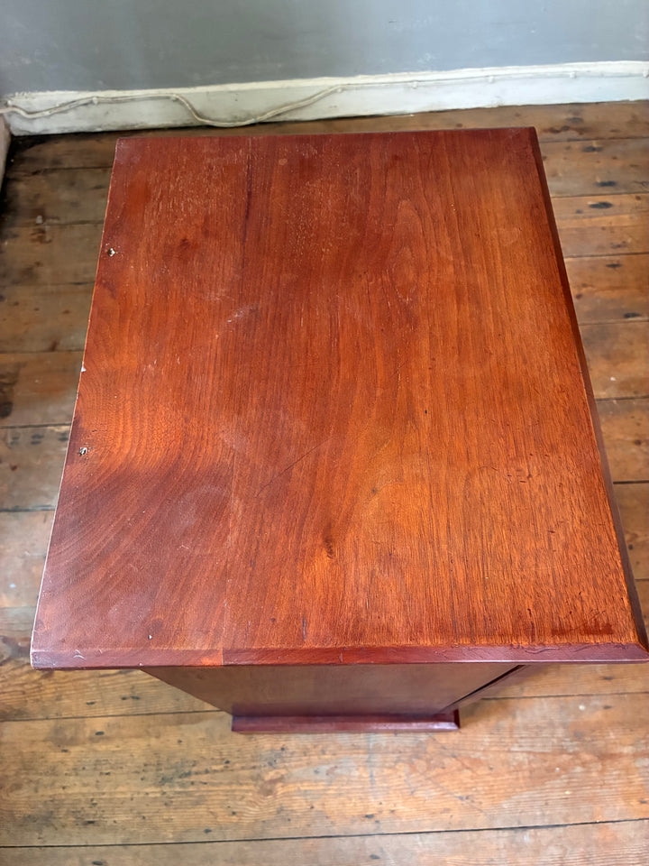 Antique Mahogany Bedside Cabinet showcasing a rich wood grain top, perfect for traditional home decor.