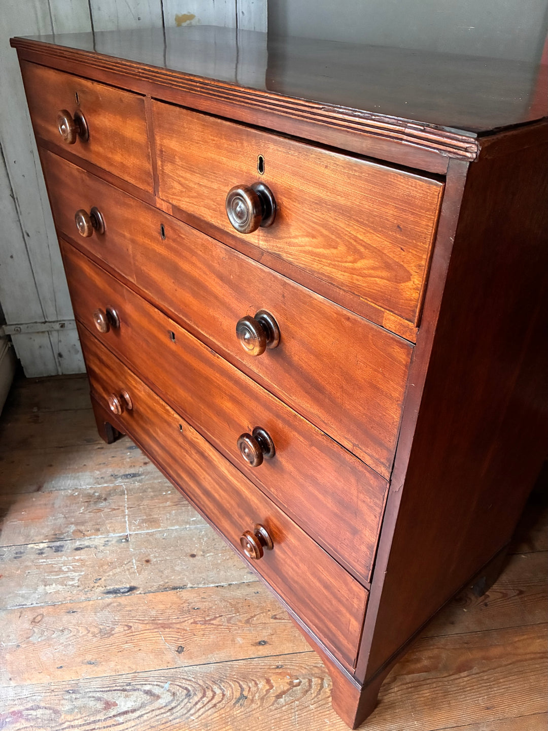 Georgian Antique Mahogany Chest of Drawers featuring timeless design and elegant storage solutions.