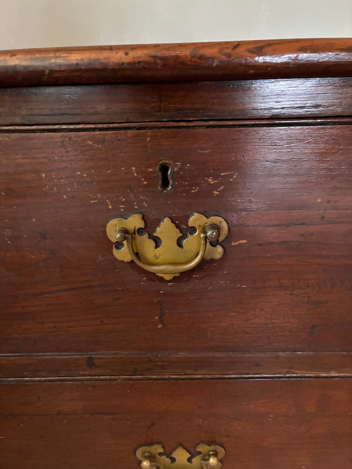 Antique Oak Chest of Drawers - Georgian close-up of brass handle and keyhole detailing.