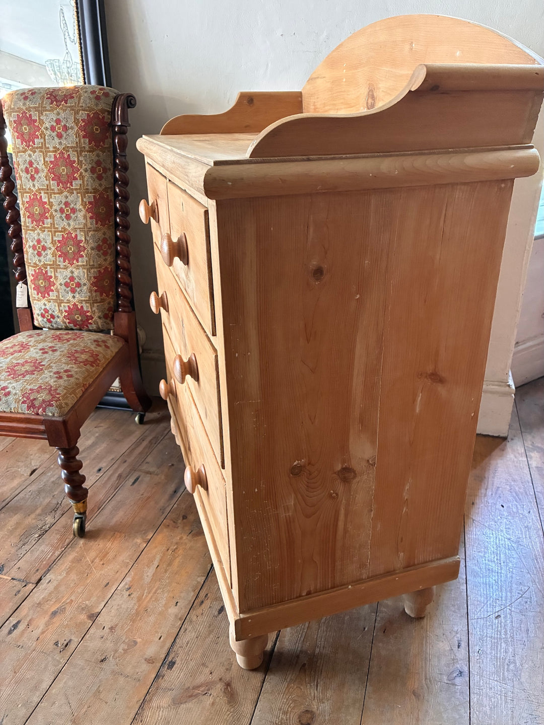 Small Antique Pine Chest of Drawers - Galleried Back showcasing elegant design with classic details in a rustic finish.