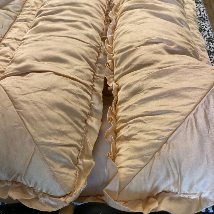 Vintage 1930s Single Eiderdown with creamy apricot gold satin top and quilted design.