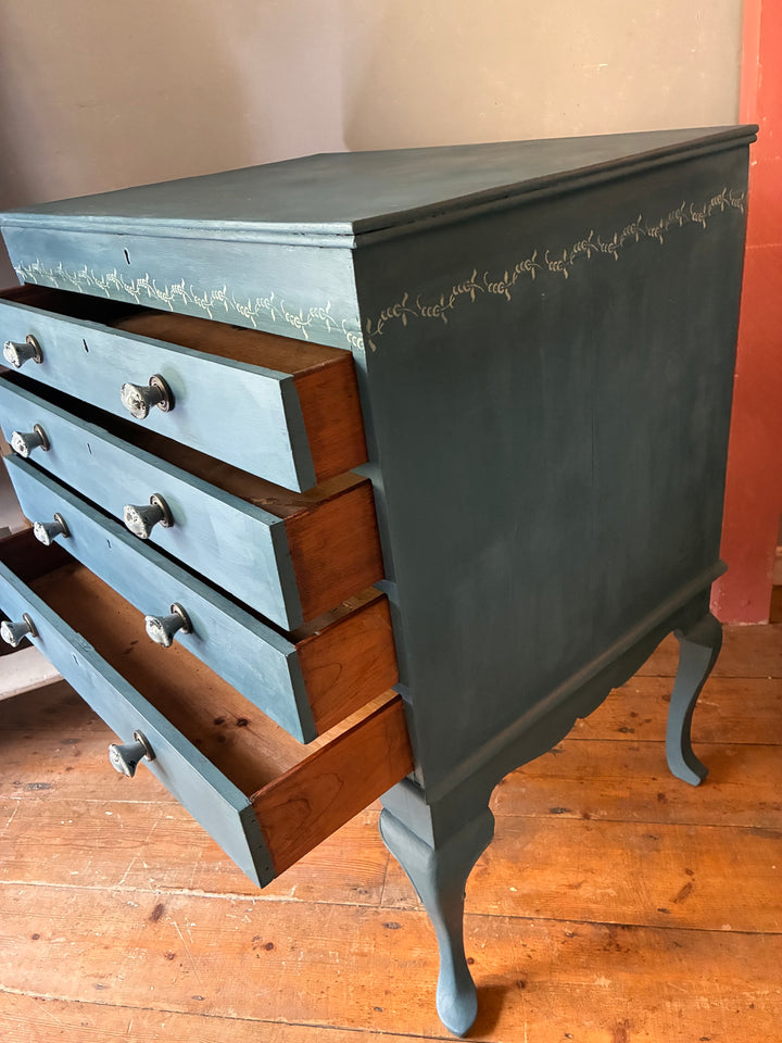 Vintage Painted Chest of Drawers in Aubusson Blue