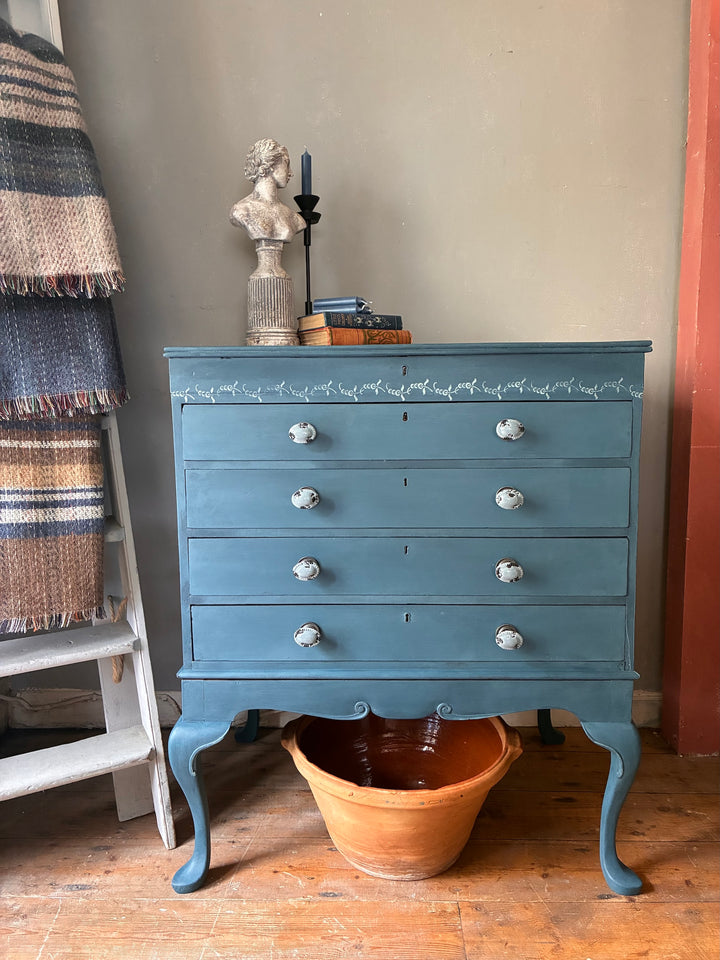 Vintage Painted Chest of Drawers in Aubusson Blue