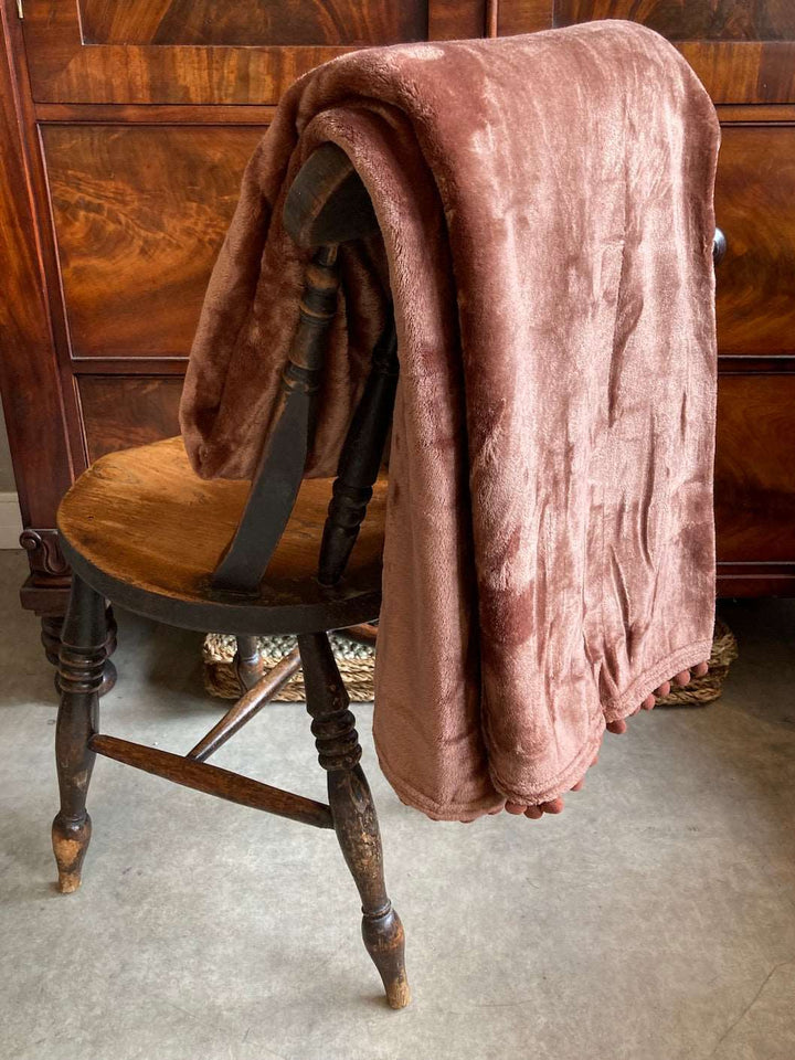 earthy pink nutmeg cashmere touch throw with bobbles
