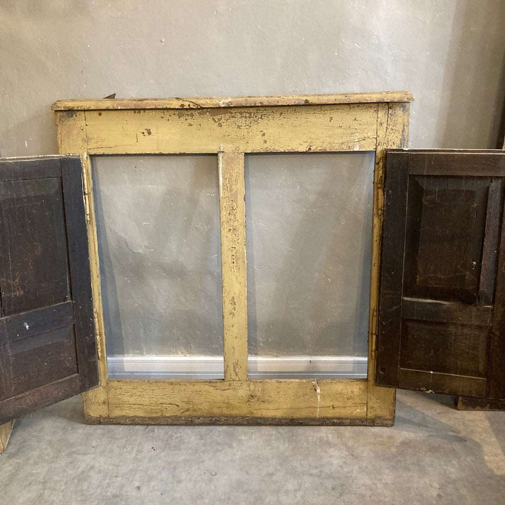 Vintage shutter with frame