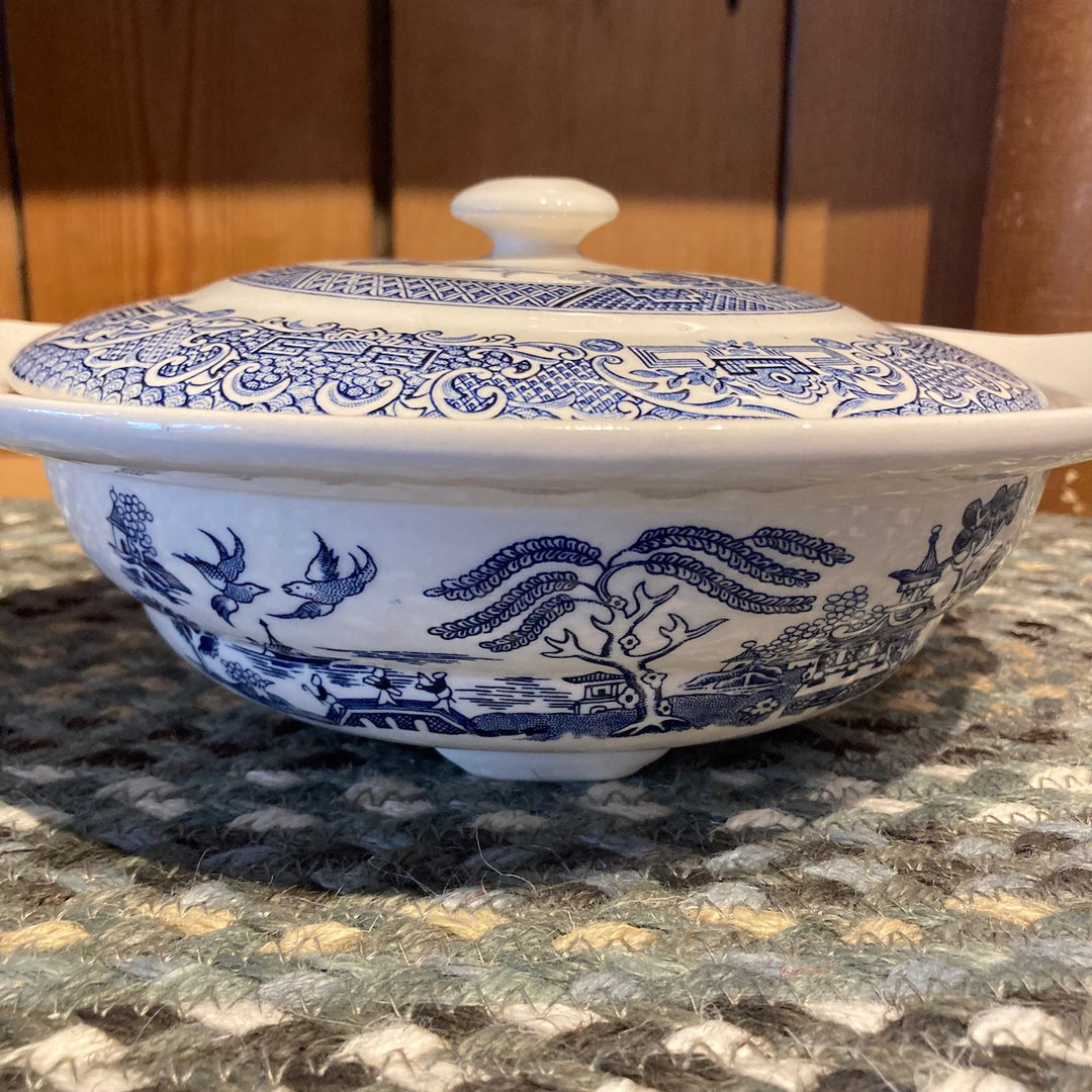 willow pattern ironstone blue and white tureen